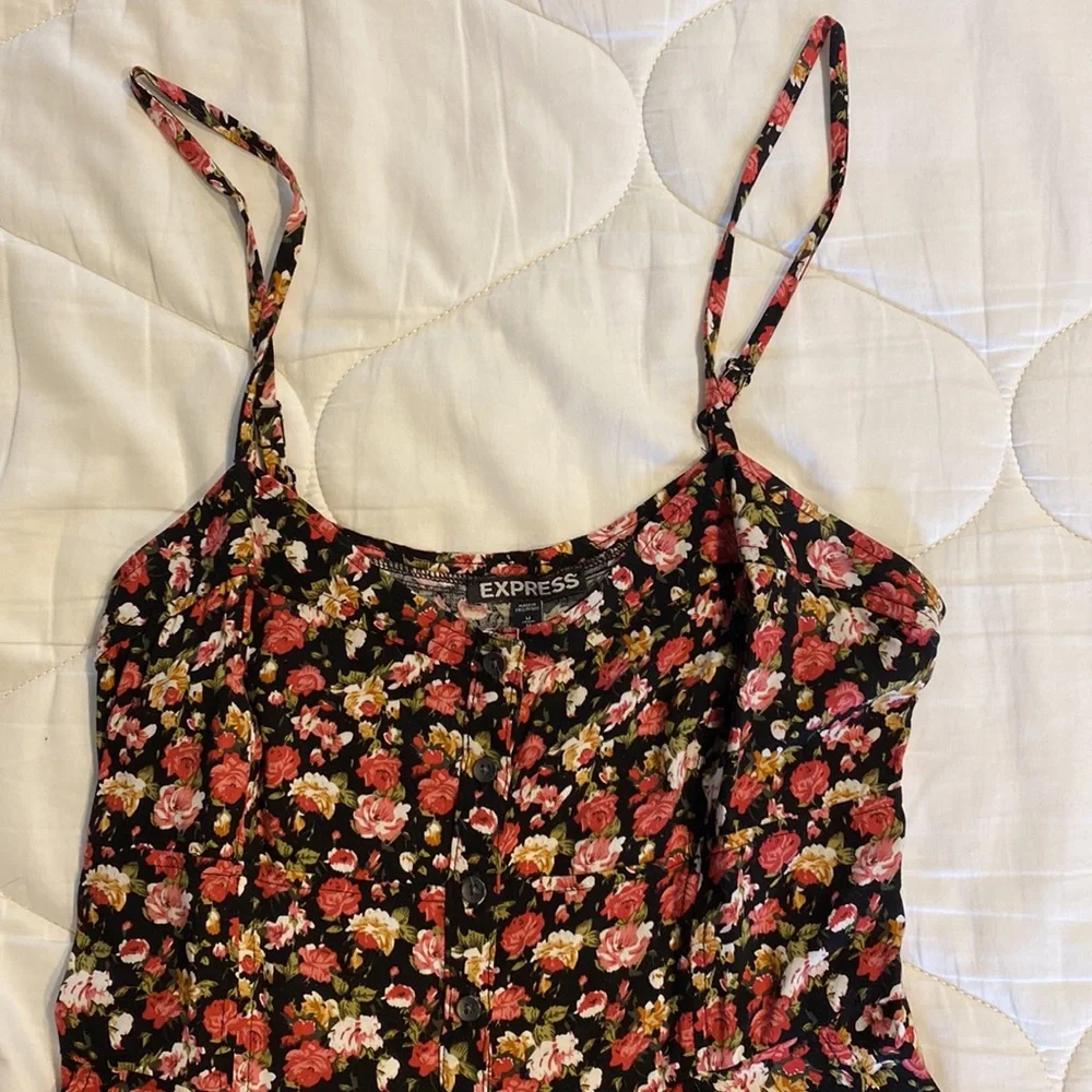 Express Flowered Romper - Picture 2 of 4